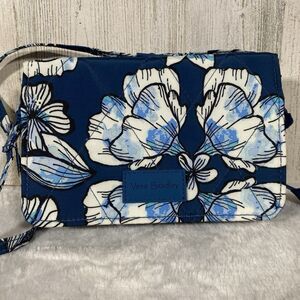 Vera Bradley Ultralight RFID Crossbody Bag Wallet Dive Floral Medallion Tropical